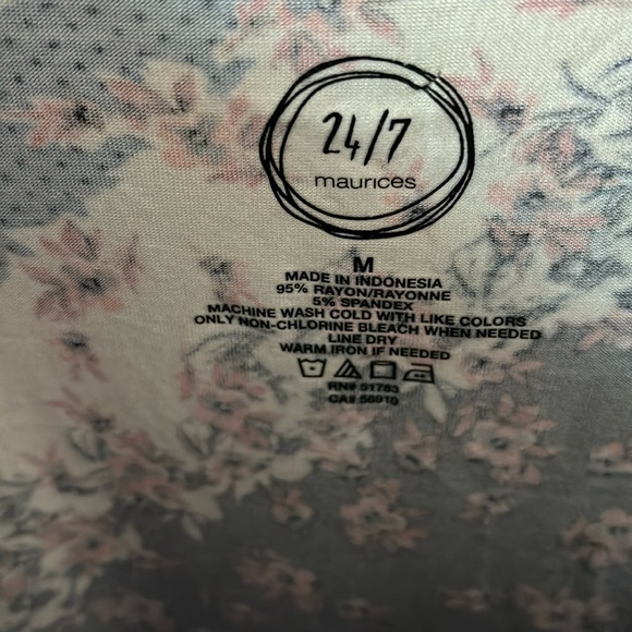 Women’s Maurice’s 24/7 Knot Front Top, Lattice shoulder, Medium, patriotic - Picture 4 of 6